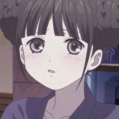 美女COS《巫师3》叶奈法惊艳绝伦 白嫩香肩紫眸勾人